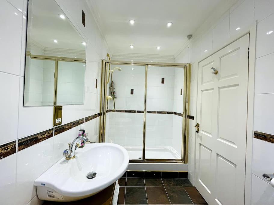 Karinya Suite Llanvaches エクステリア 写真